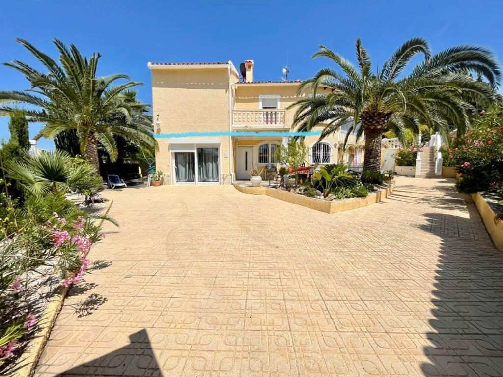 Villa Eva Asiana Guesthouse With Shared Pool ベニッサ エクステリア 写真