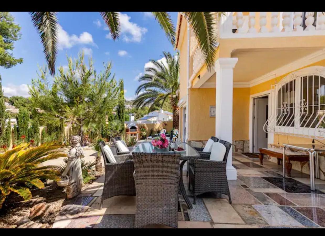 Villa Eva Asiana Guesthouse With Shared Pool ベニッサ エクステリア 写真
