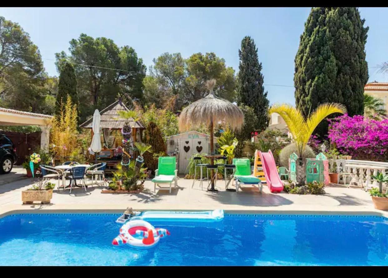 Villa Eva Asiana Guesthouse With Shared Pool ベニッサ エクステリア 写真