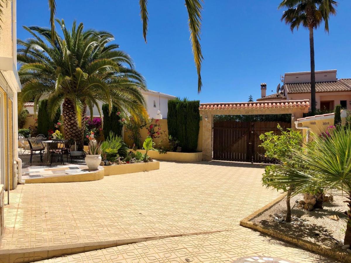 Villa Eva Asiana Guesthouse With Shared Pool ベニッサ エクステリア 写真